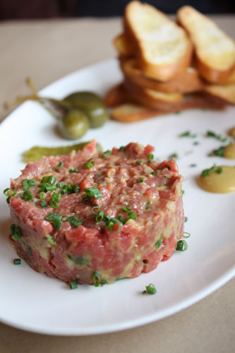 the-girl-and-the-fig-steak tartare