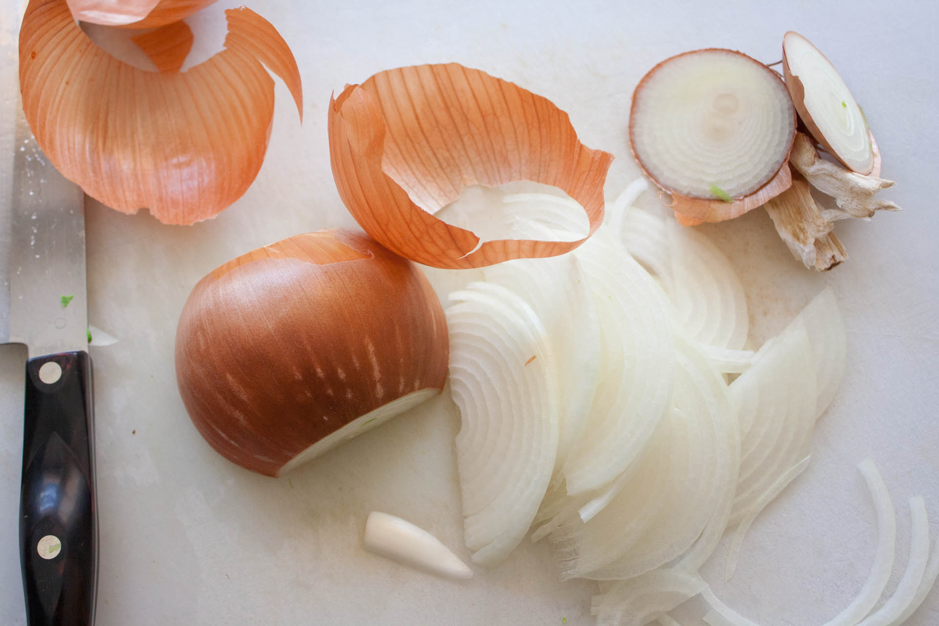 Onion to be caramelized // lickmyspoon.com