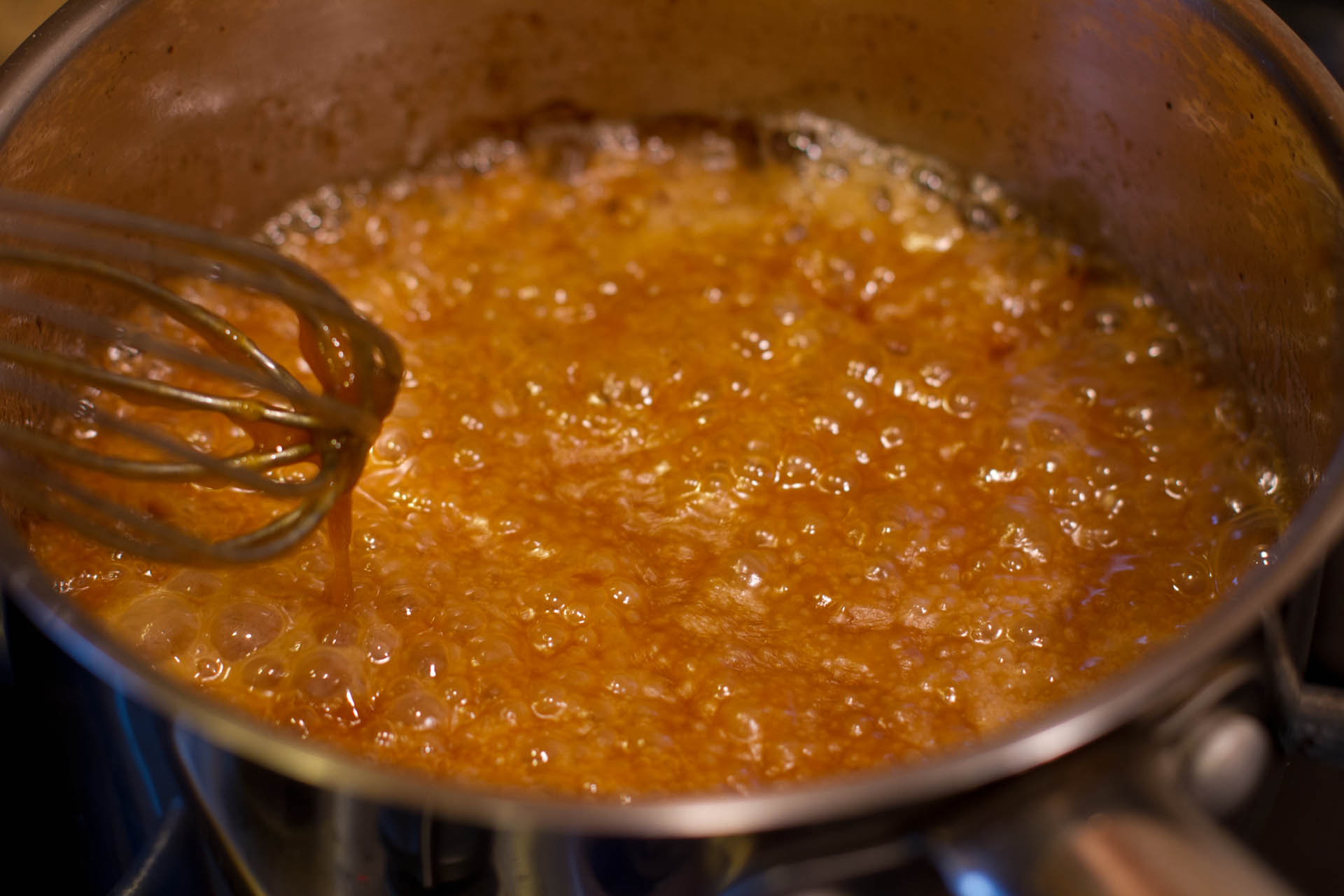 salted caramel sauce in the works // lickmyspoon.com