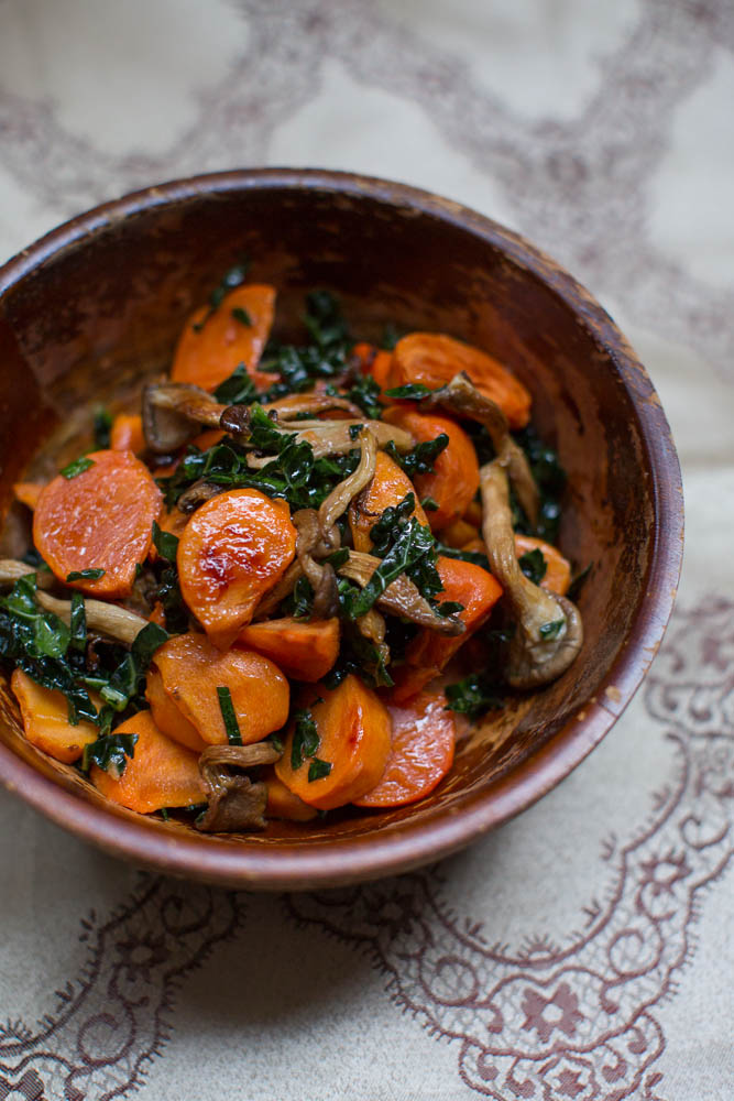 Roasted Persimmons with Mushrooms and Kale // @lickmyspoon